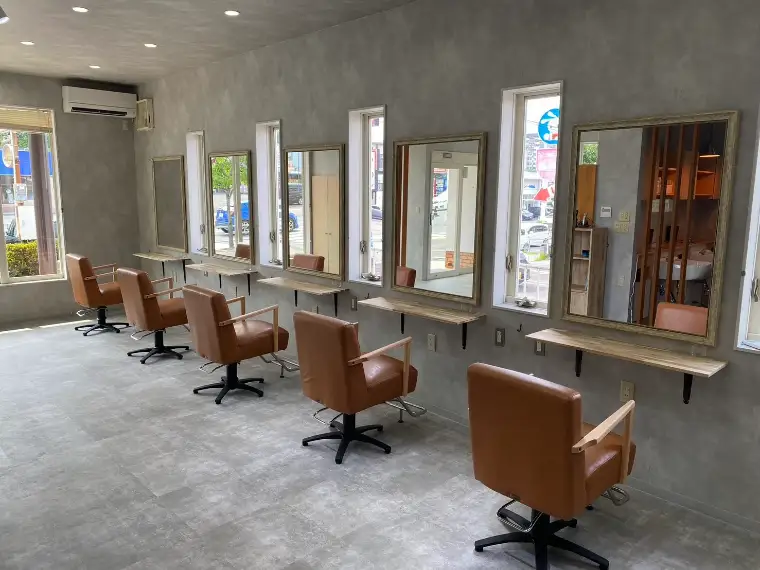 VIVA LA HAIR明野店の店内